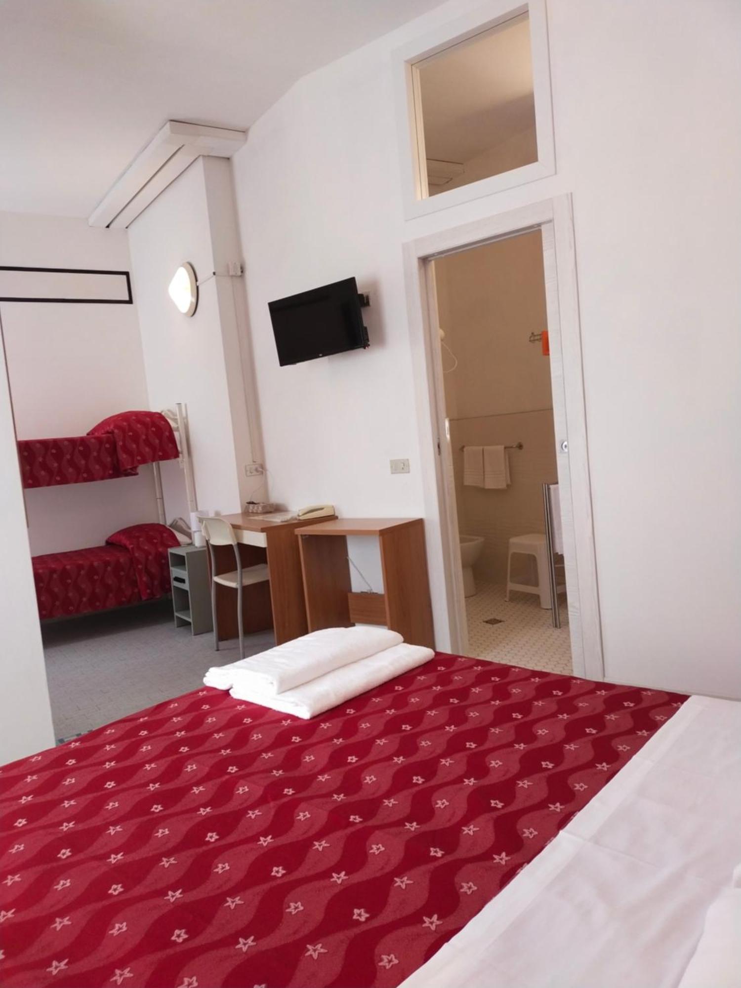 Goldene Rose Hotel 2*